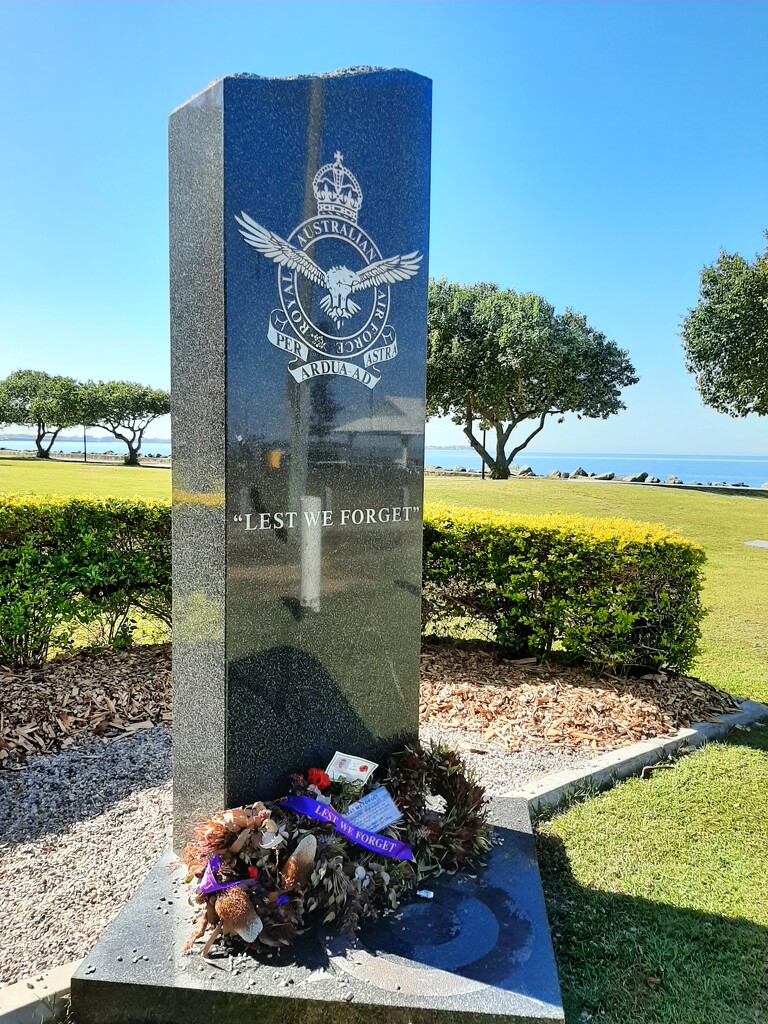RAAF Memorial Park  by mozette