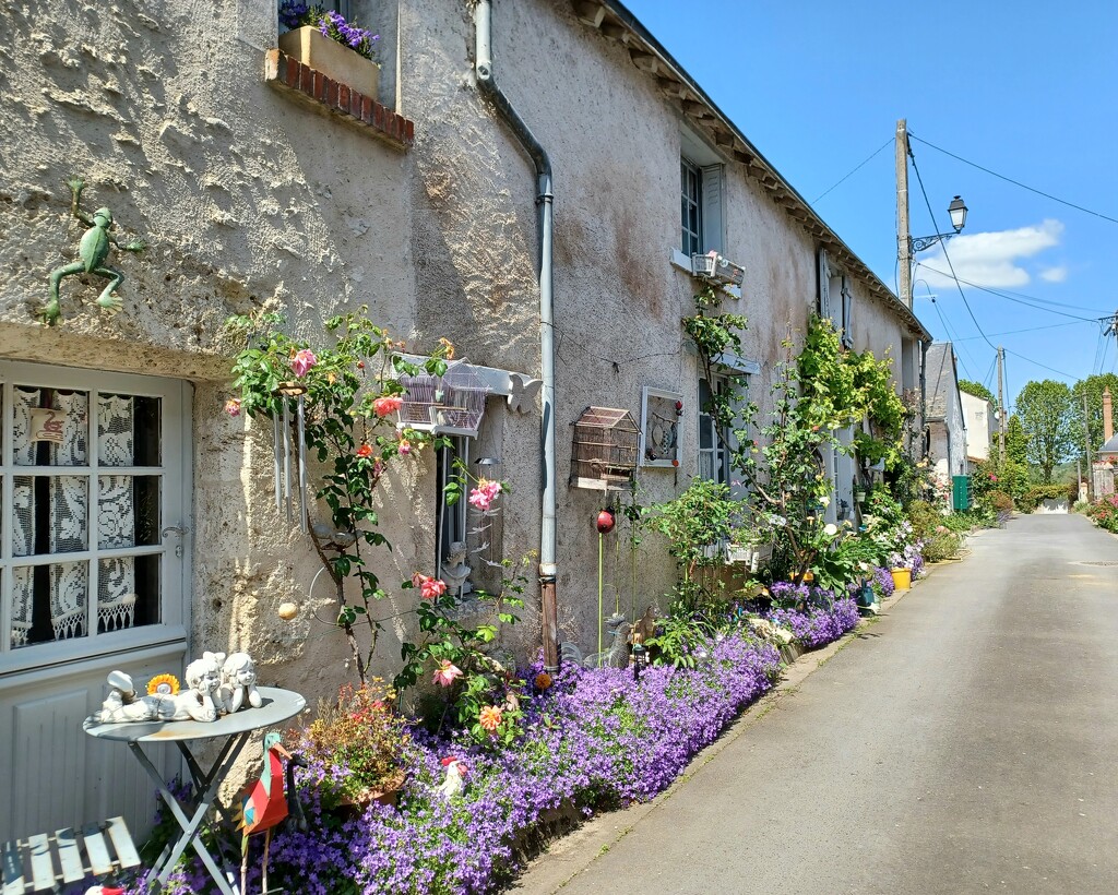 La Rue Montagne by busylady