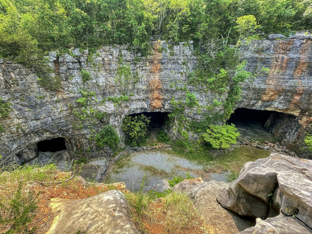 Three Caves Trail by k9photo