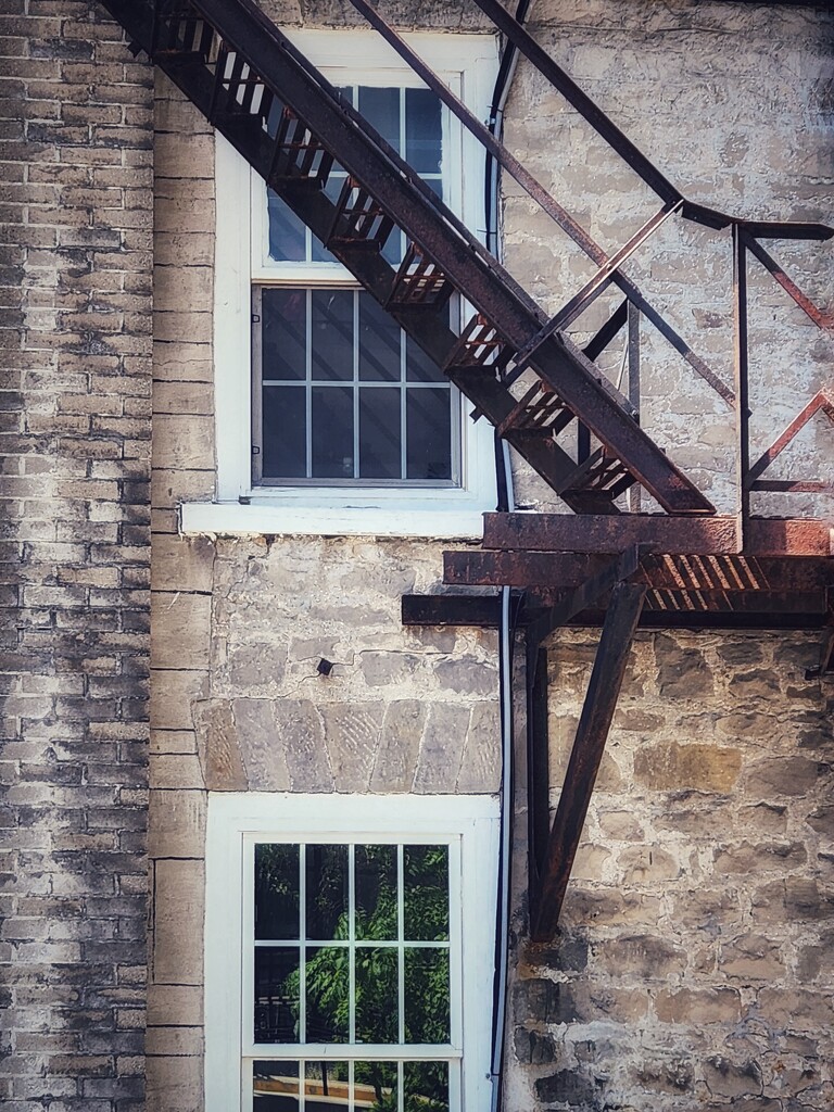 Rusted fire escape by ljmanning