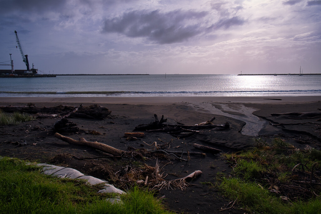 Ngamotu Beach by dkbarnett