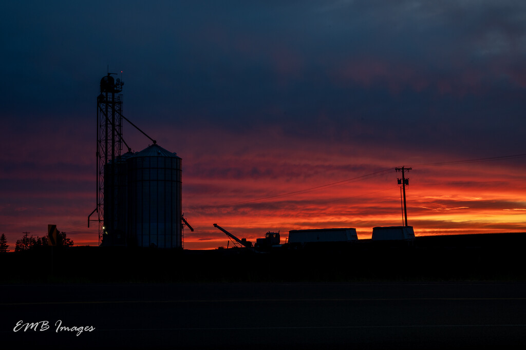 Prairie Sunset by theredcamera