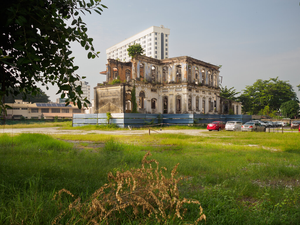 Abandoned Old School by ianjb21