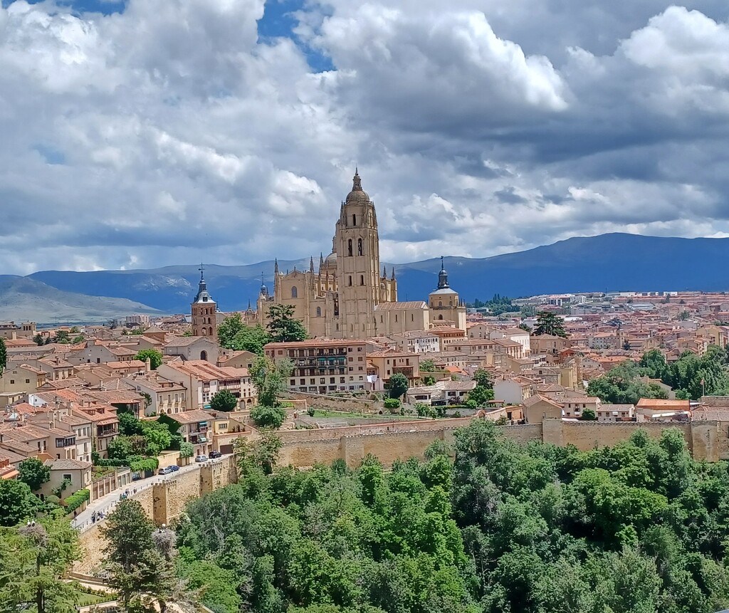 Cathedral, Segovia by busylady