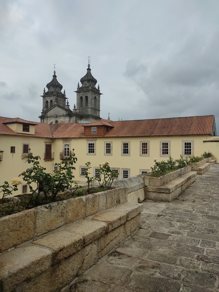 Inside Mosteiro de Tibães by belucha