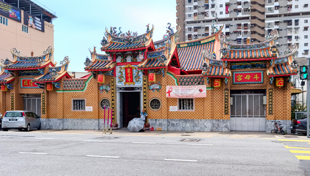 Kuan Yin See Temple Jalan Burma by ianjb21