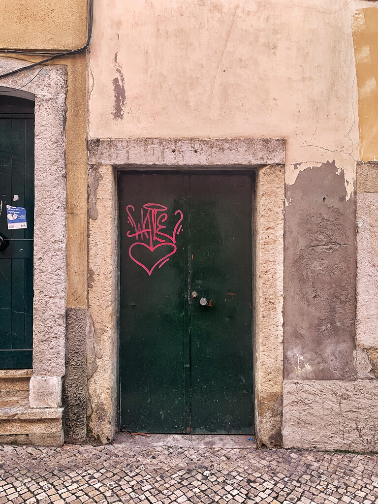 Heart on black door.  by cocobella
