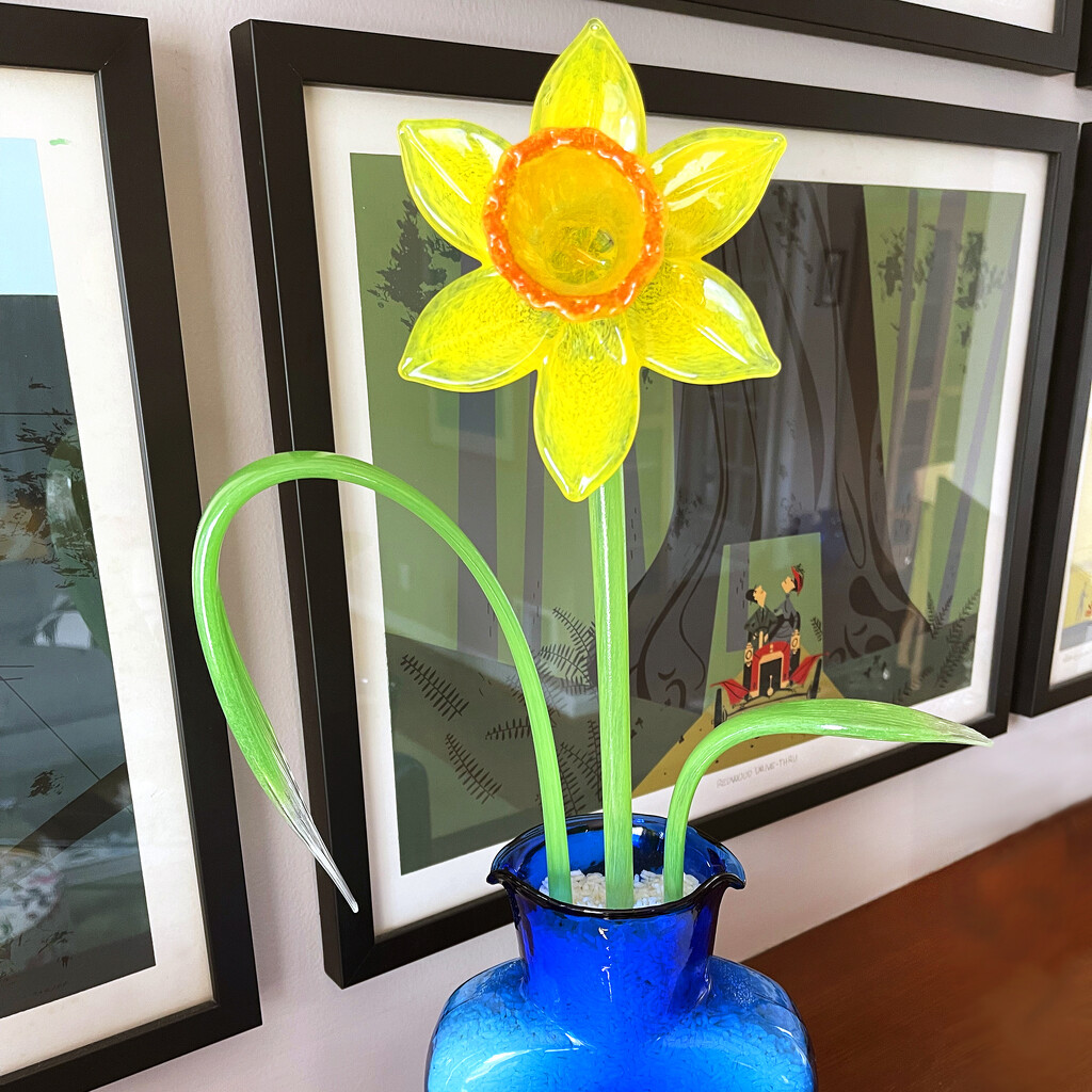 The Glass Daffodil by yogiw