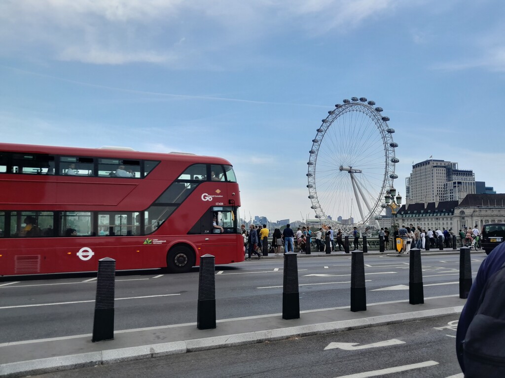 A DOUBLE DECKER AND THE LONDON EYE!!! by elsieblack145