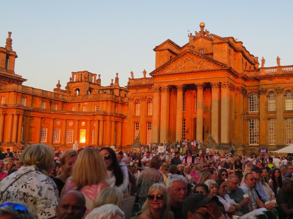 As the sun set on Blenheim Palace the music ramped up... by anitaw