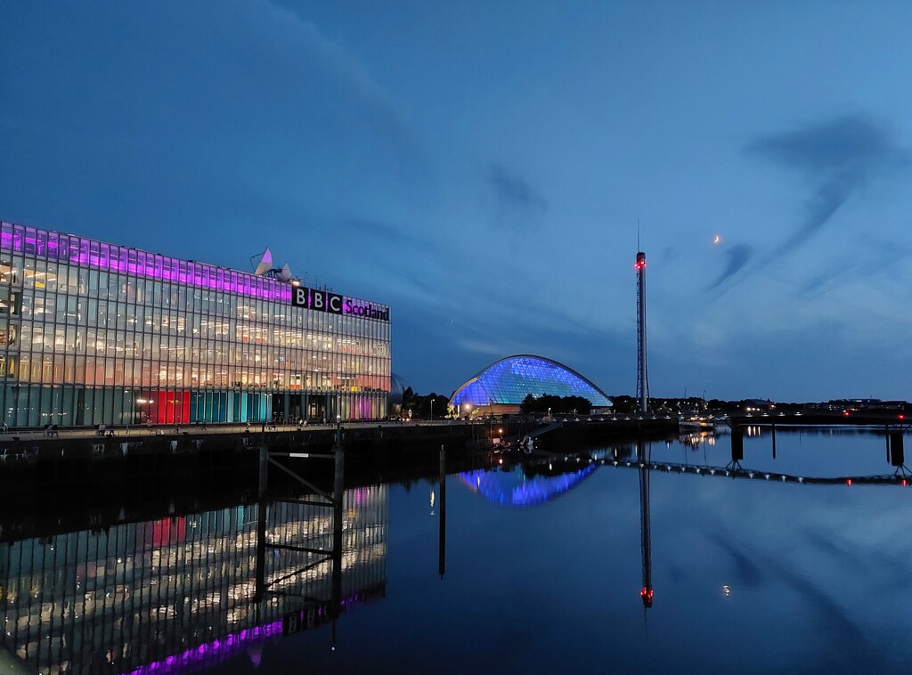 Glasgow at night  by samcat