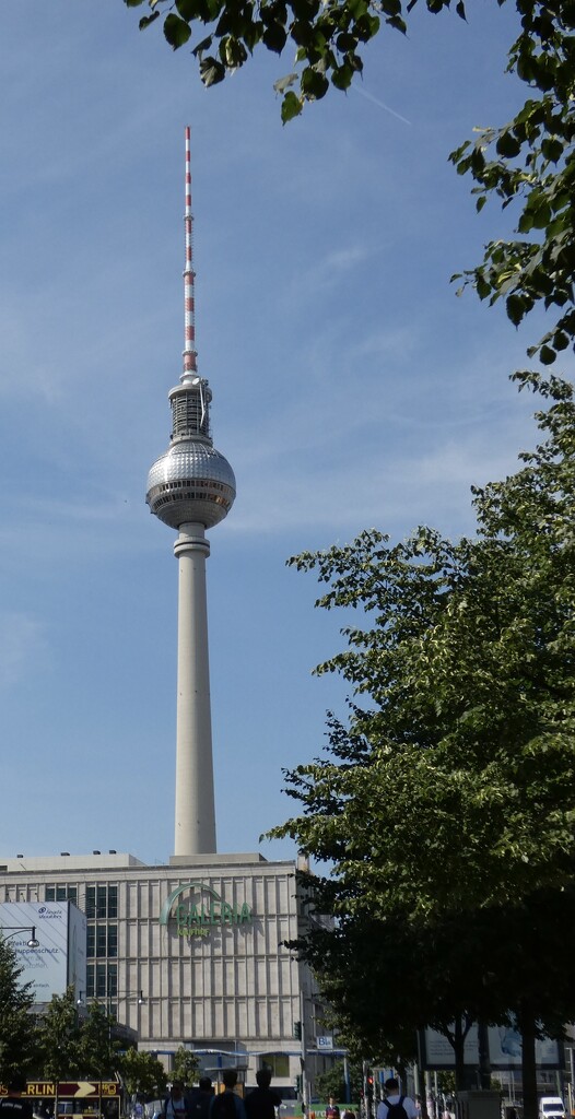 Berlin TV Tower by foxes37