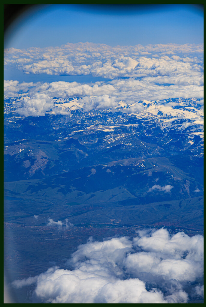 Looking at Utah from 33,000 feet by hjbenson