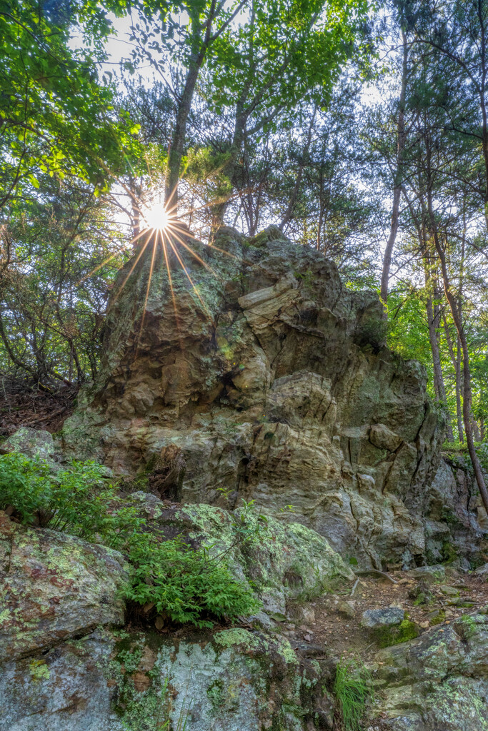 Sunstar on the Rocks by kvphoto