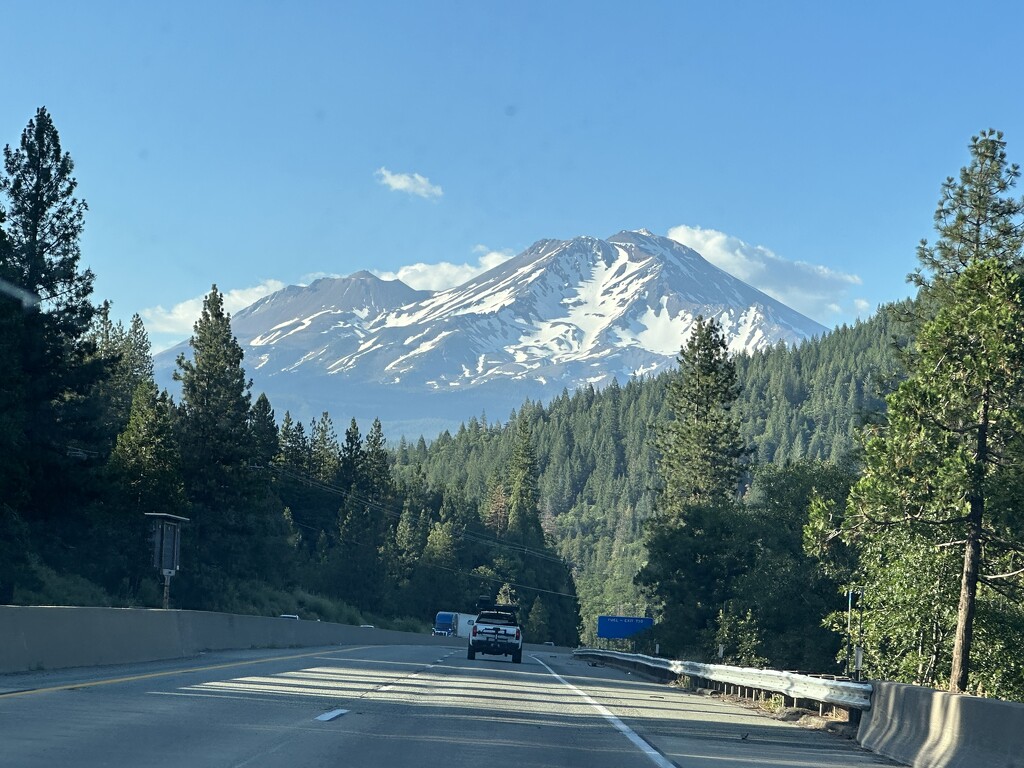 Mt Shasta and Shastina  by pandorasecho