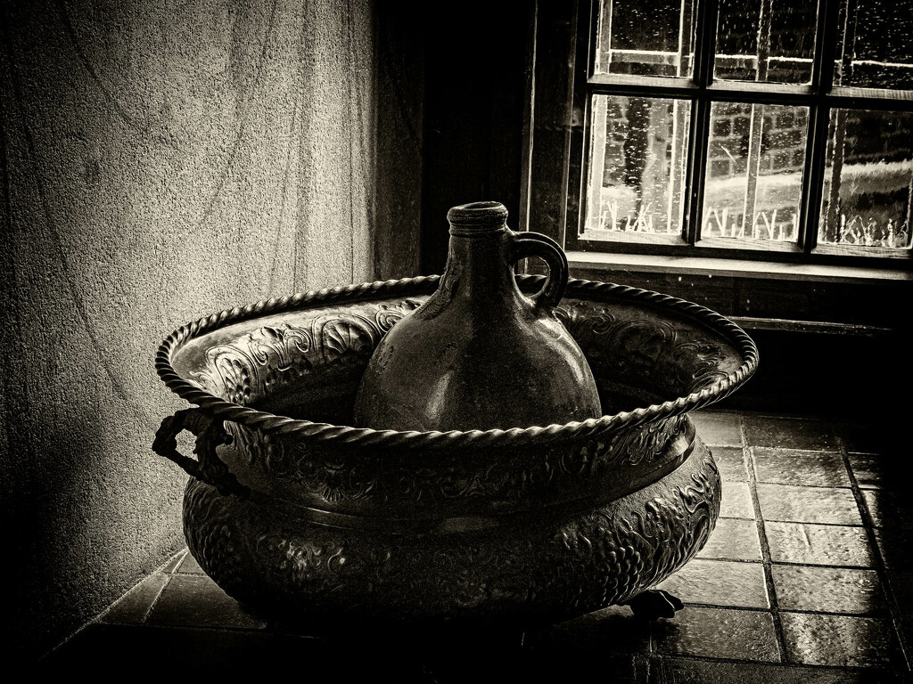 Vase and bottle by haskar
