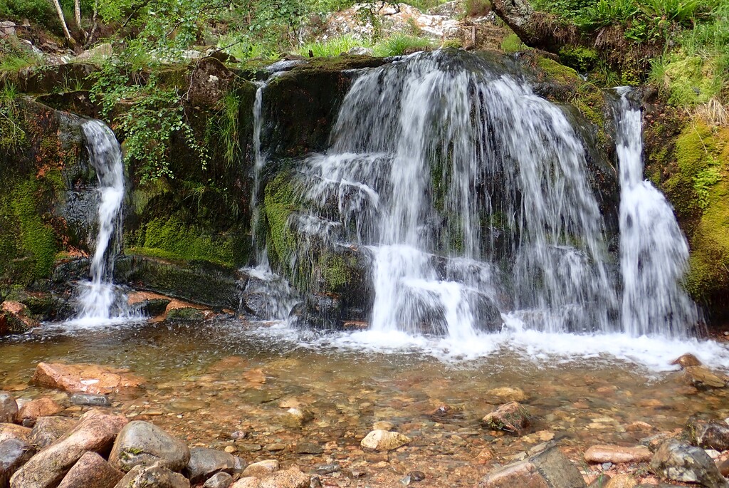 FALLING WATERS by markp