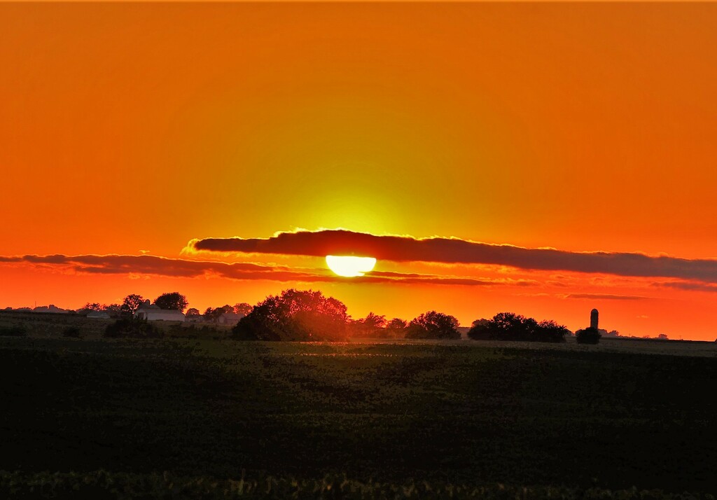 Farmland Sunset by lynnz