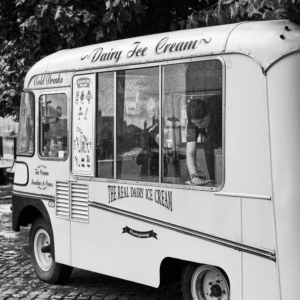 Rainy day ice cream by onebyone