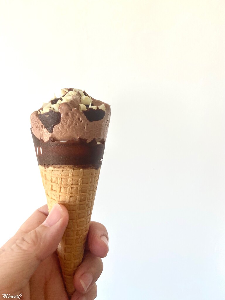 Ice cream cone by monicac