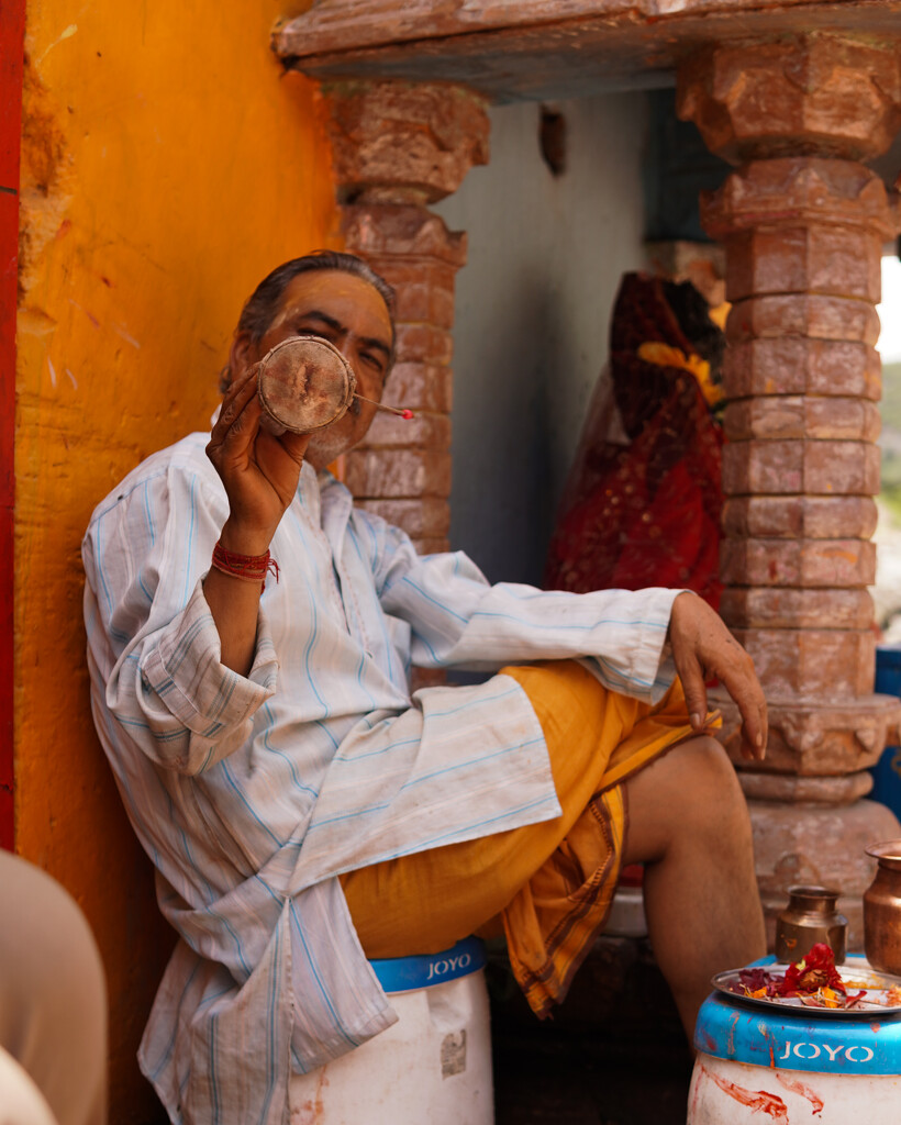 Priest @ Devprayag, Uttarakhand by sudo