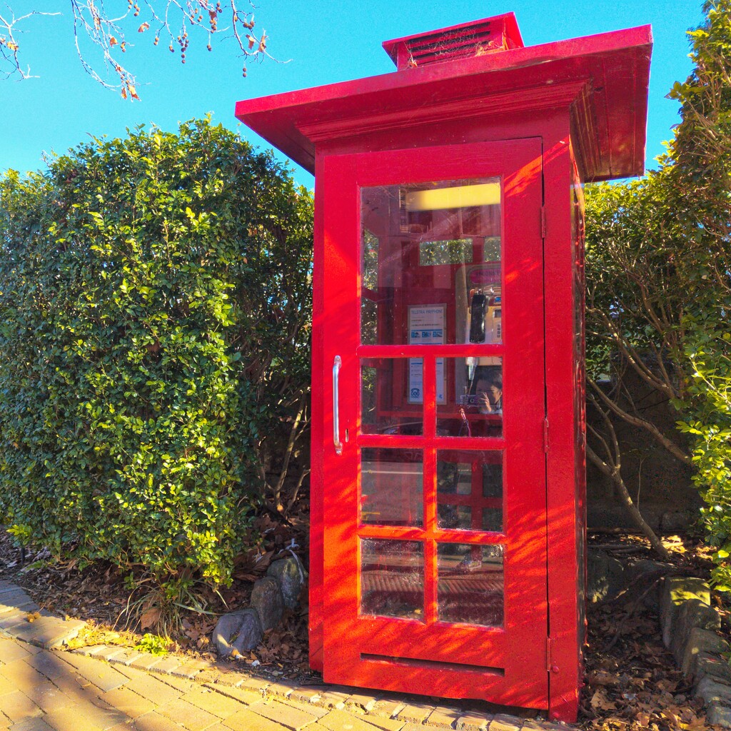 Phone Booth by elf