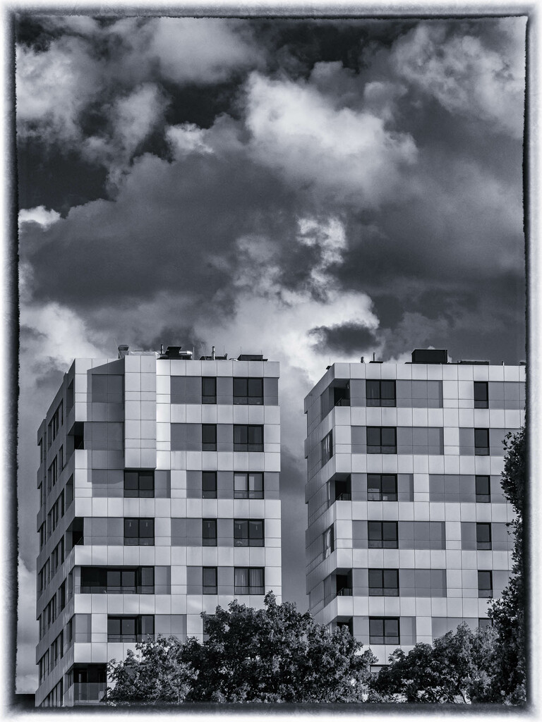 Apartment in the clouds by haskar
