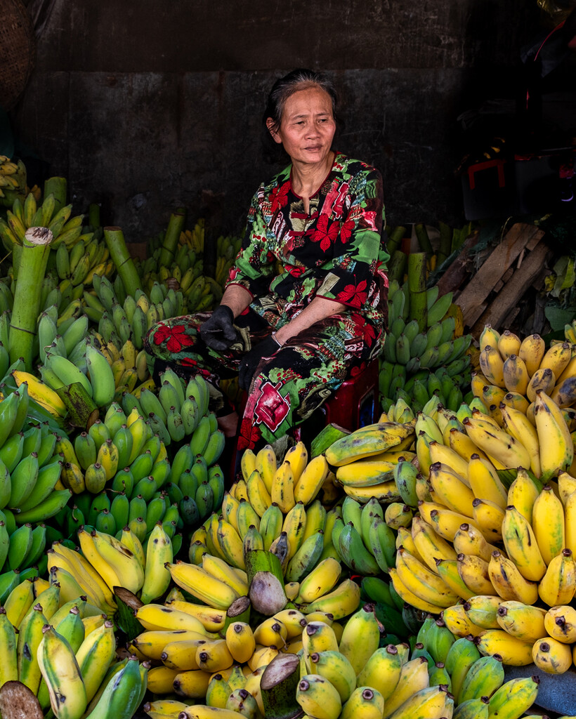 Banana Seller by jyokota
