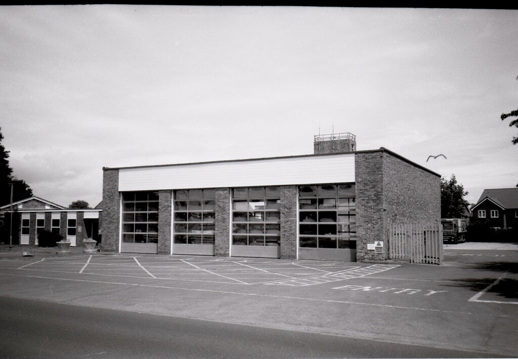 Bognor Regis Fire Station by davemockford