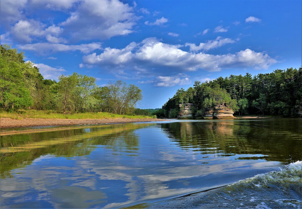 Wisconsin River USA by lynnz