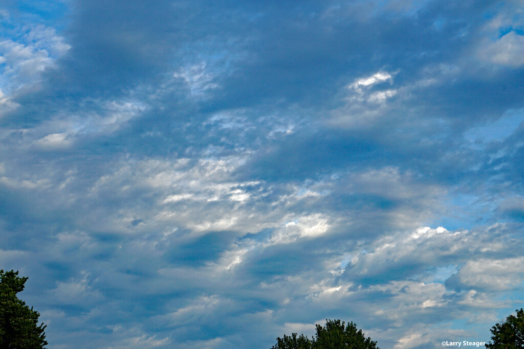Very hot summer sky 4 by larrysphotos