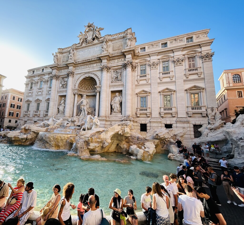 Trevi Fountain, Rome by robfalbo