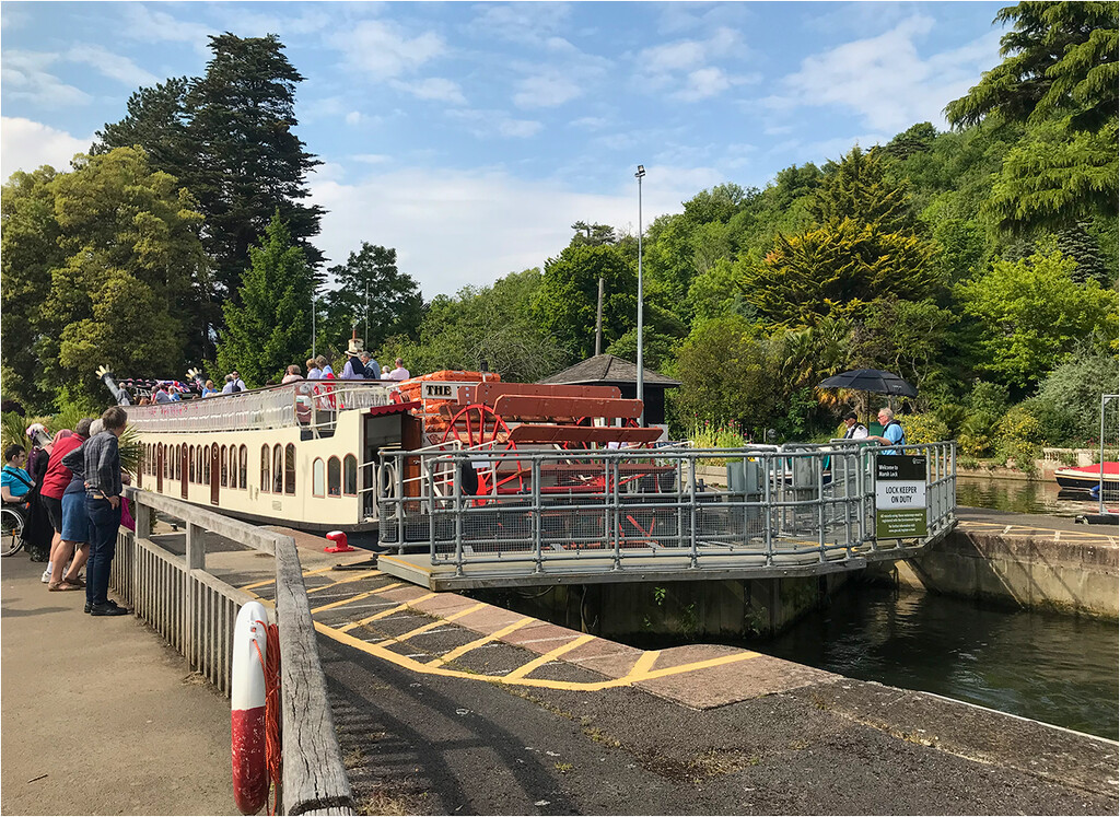 Tight fit at the lock by bournesnapper