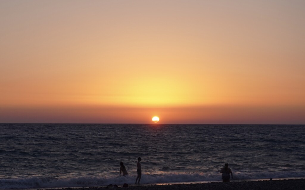 sunset playtime. by beverley365