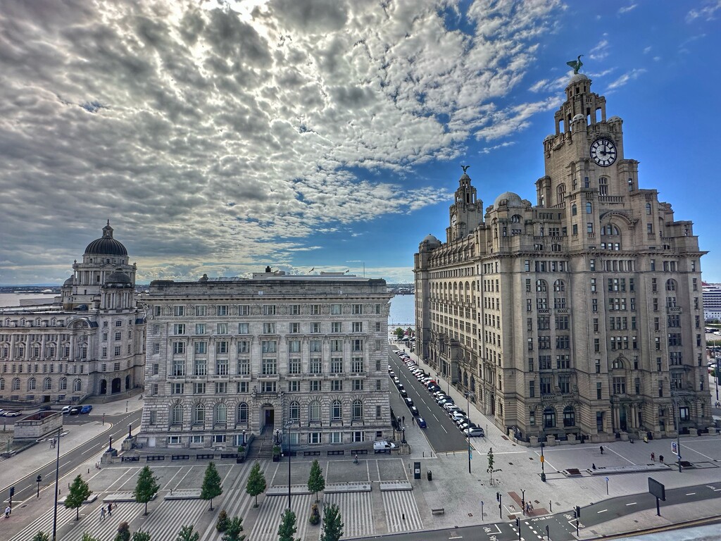 The 3 Graces - Liverpool  by wendystout