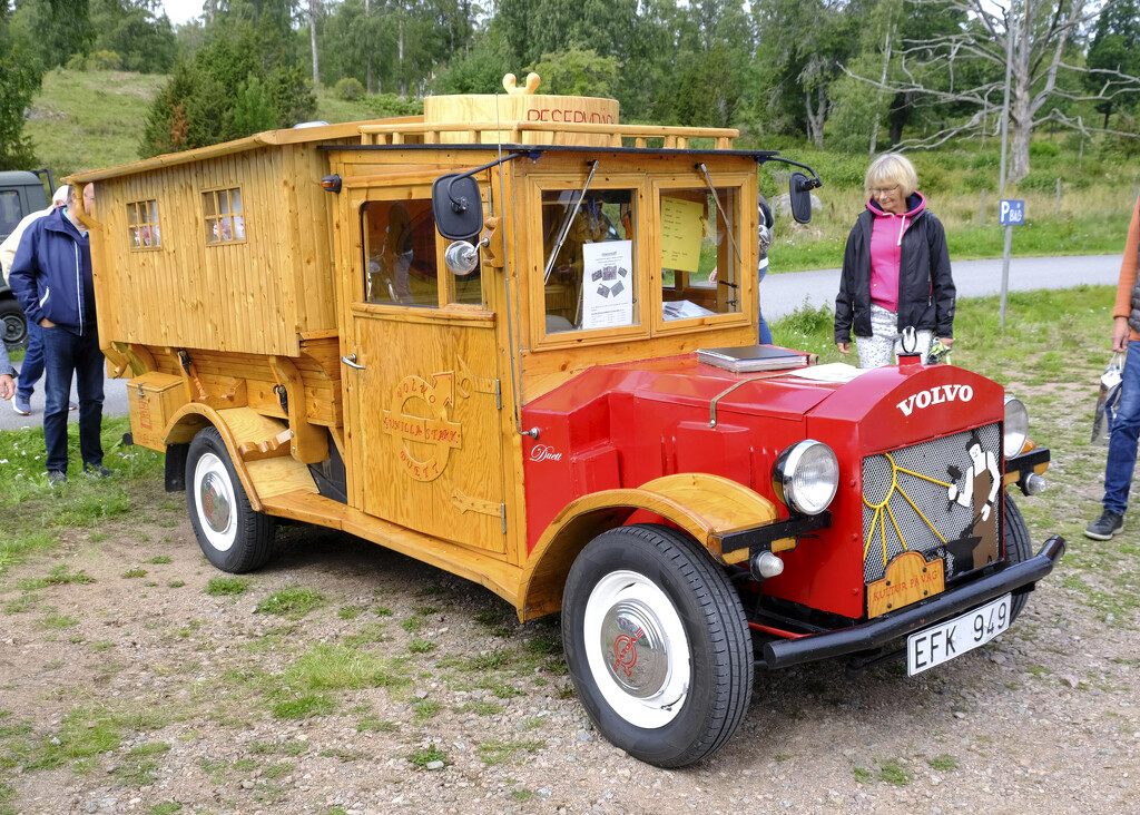 wooden camper by kametty