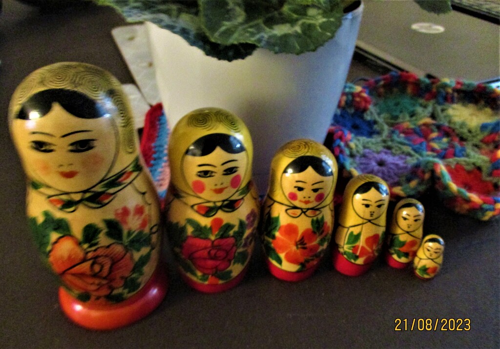 Chinese family of wooden dolls. by grace55