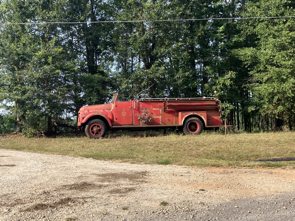 Old Fire Truck by gratitudeyear