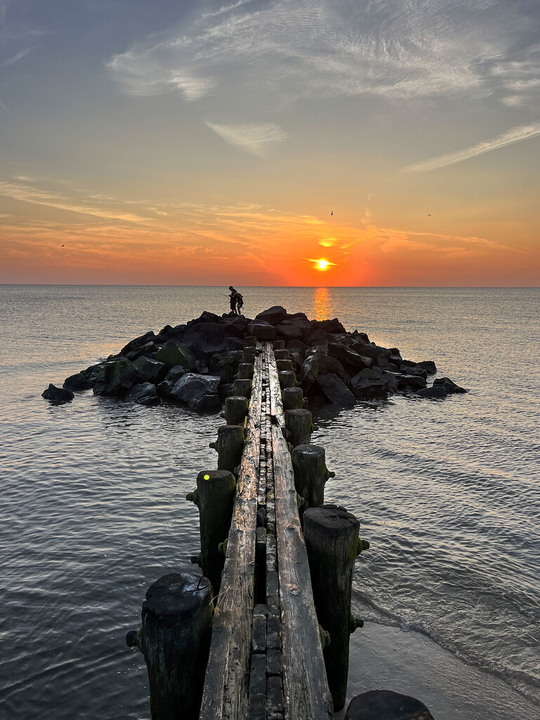 Abandoned Pier at Cape May by pdulis