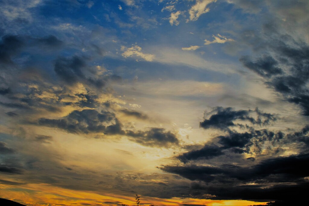 Aug 23 Evening clouds by sandlily