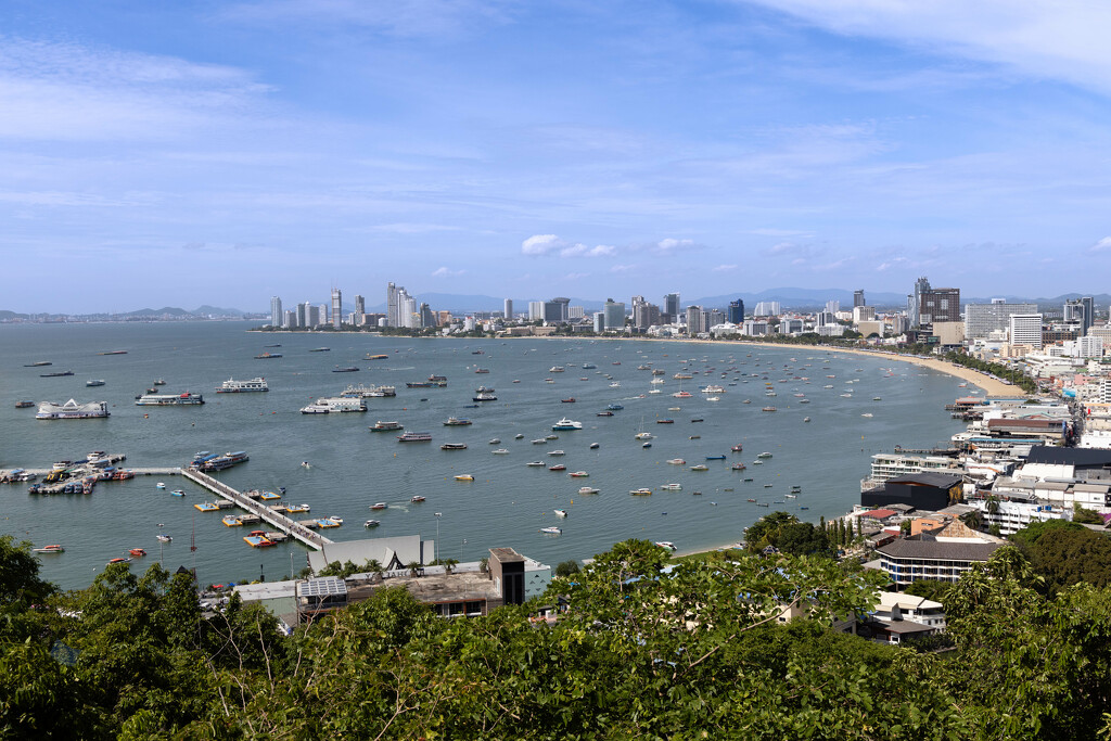 Pattaya Bay View Point by lumpiniman