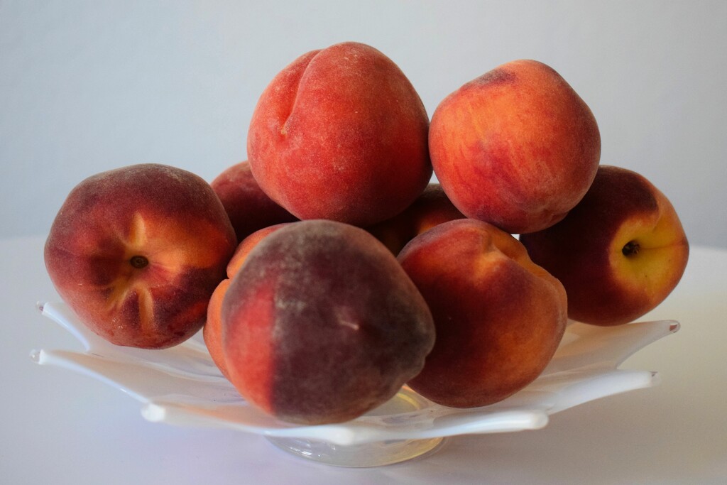 Aug 28 Peaches by sandlily
