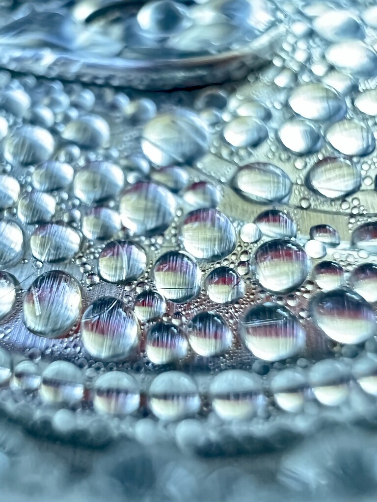 Droplets by kwind