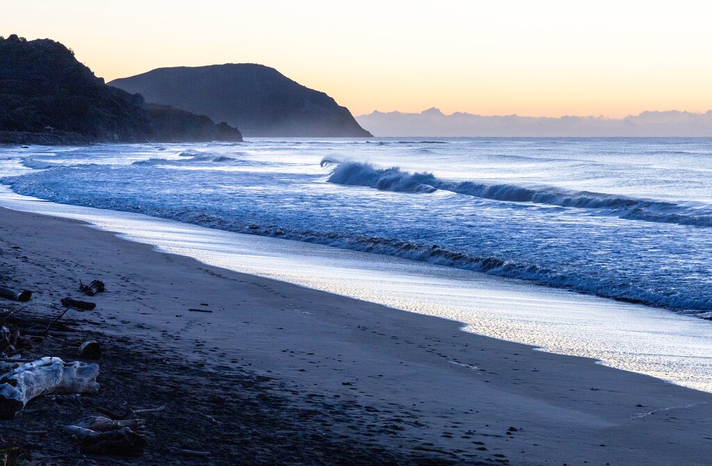 Wainui early morning by sandradavies