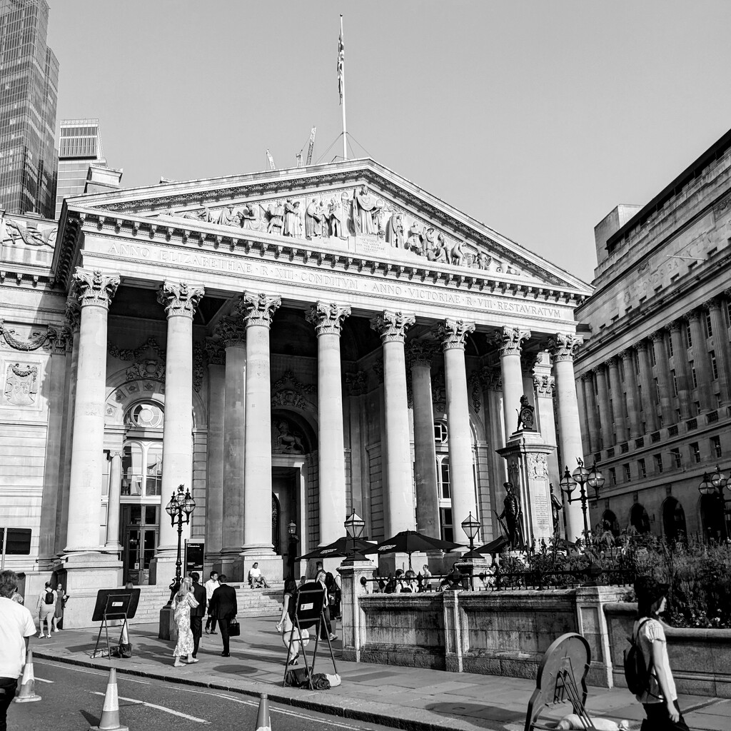 Royal Exchange  by onebyone