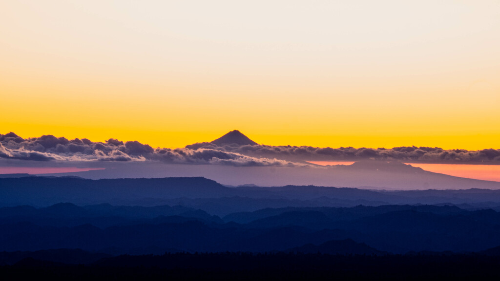 Sunset over Taranaki by christinav