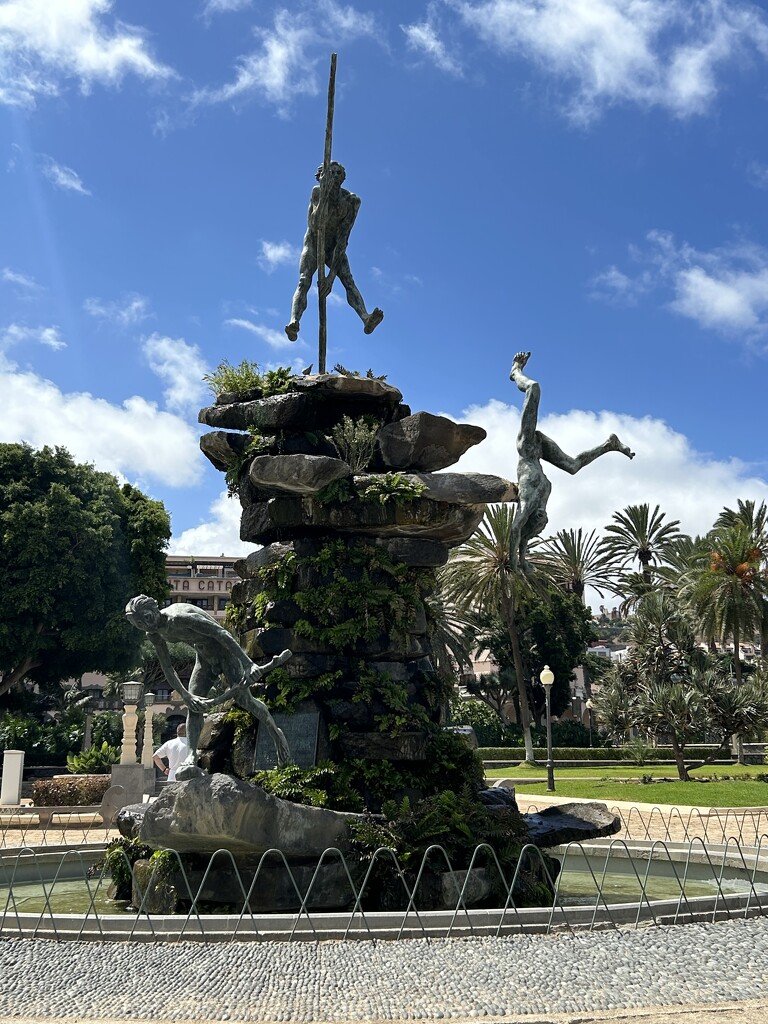 Las Palmas Fountain by phil_sandford