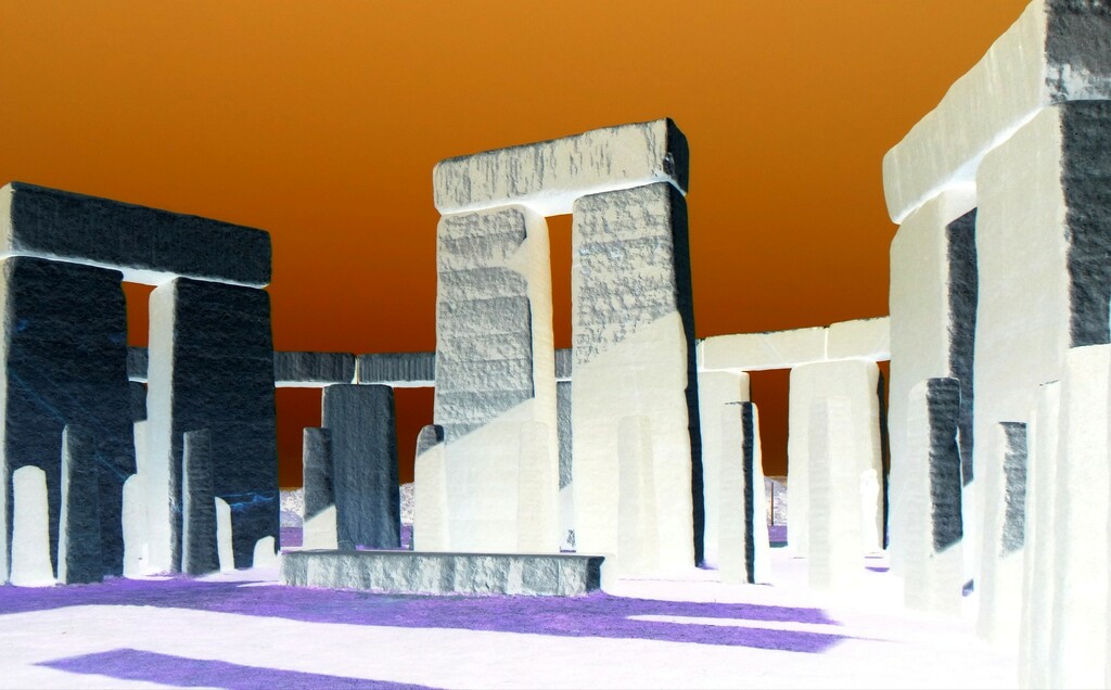 An alternate Stonehenge.. by robz