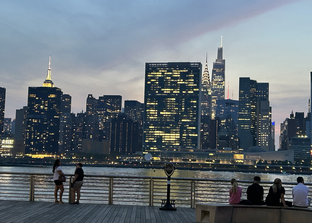 Manhattan skyline by lilh