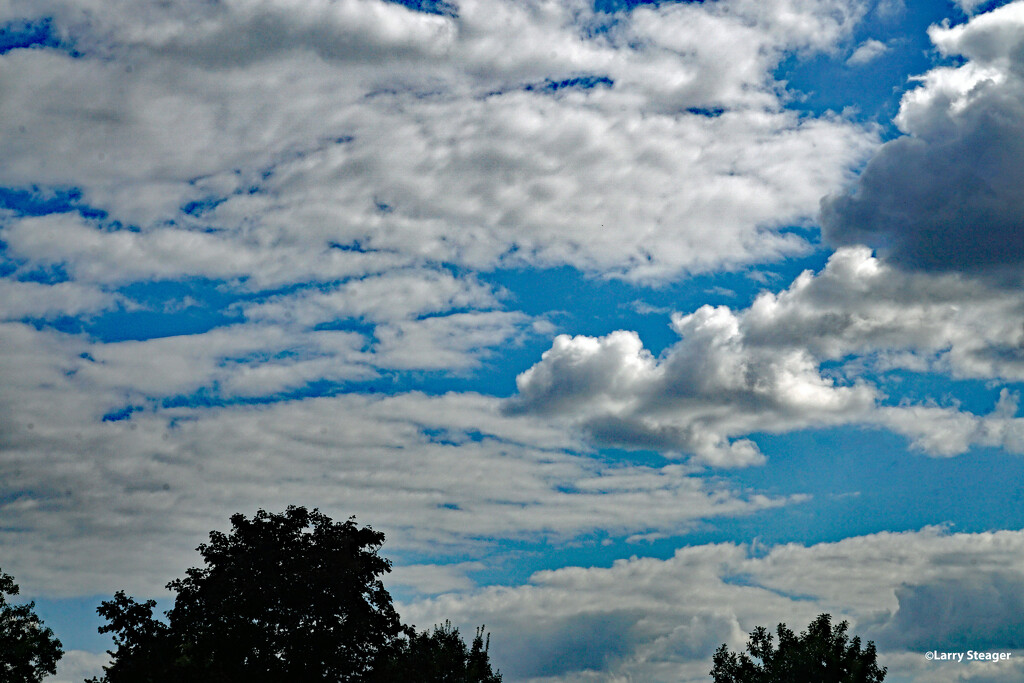 Cloud scape b by larrysphotos